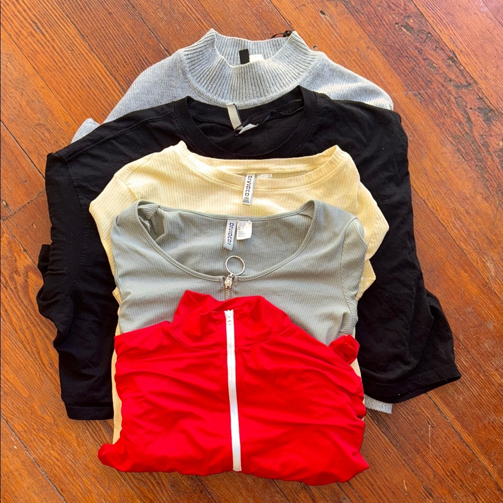 Divided Bundle‎ Tops- Lg/Med